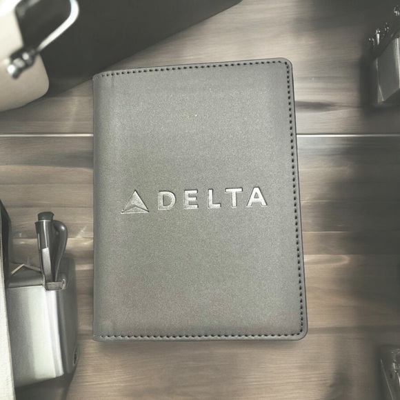 Delta Air Lines Official Passport Travel Holder Toscano Grey Vegan Leather New - Picture 13 of 14